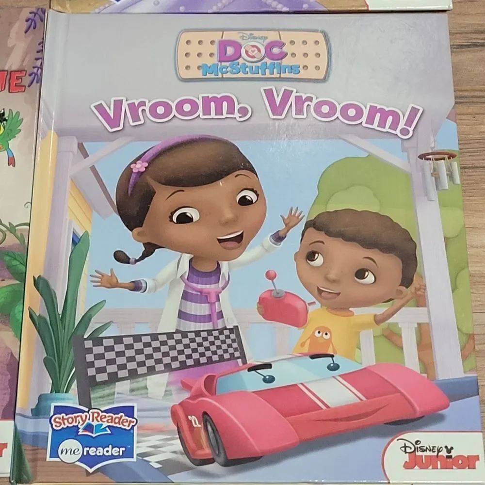Disney Me Reader with 7 books - Picture 7 of 9